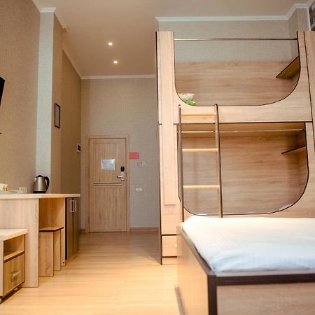 Nicehostel Aktobe Bagian luar foto