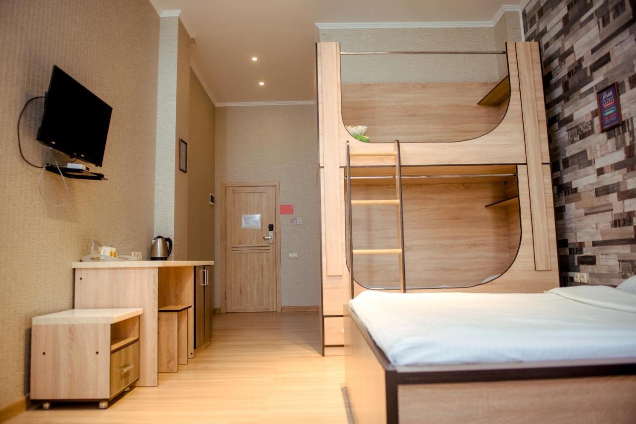 Nicehostel Aktobe Bagian luar foto